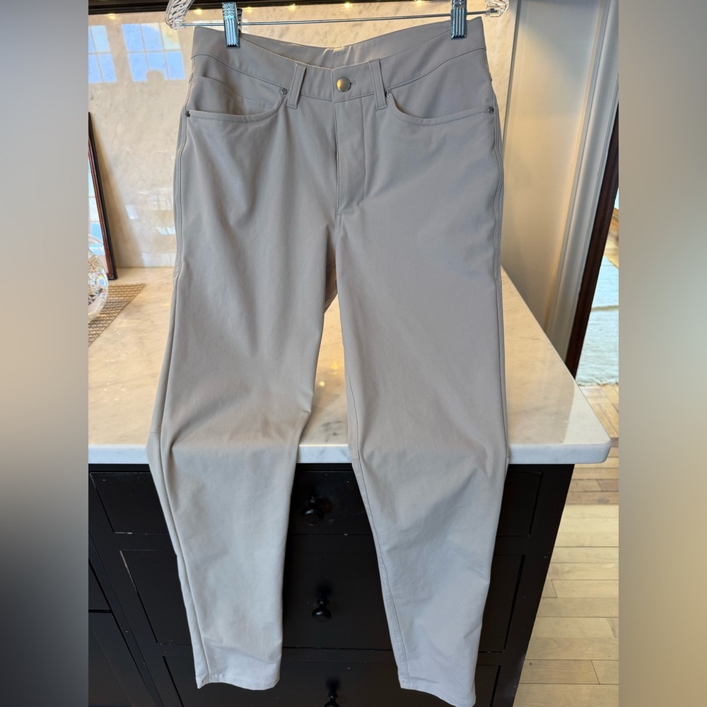 Lululemon Athletica Men’s Tan ABC Pants Size 28/30 Retailing $138